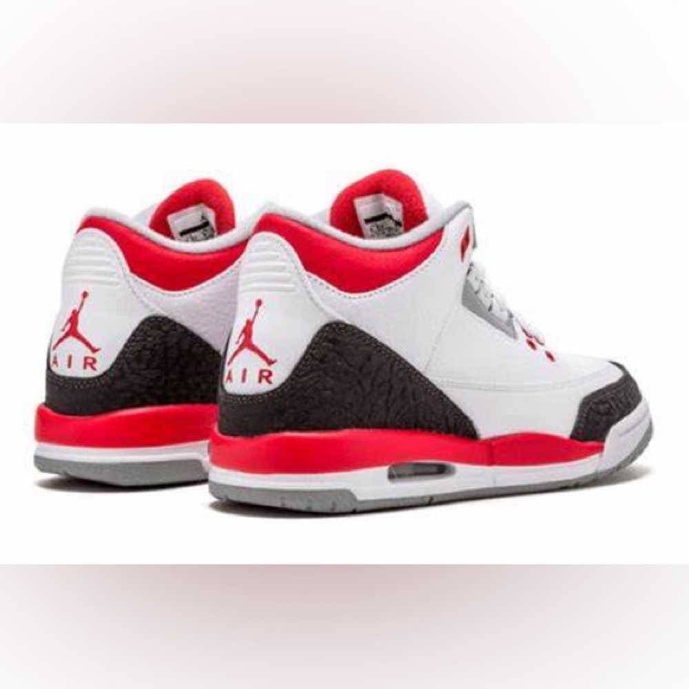 Air Jordan Youth 4.5Y/Women’s 5.5-6 Jordan Retro 3 Cement Wht/Red/Blk 398614-120